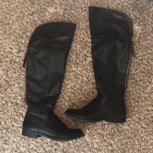 * Black knee high/over the knee boots